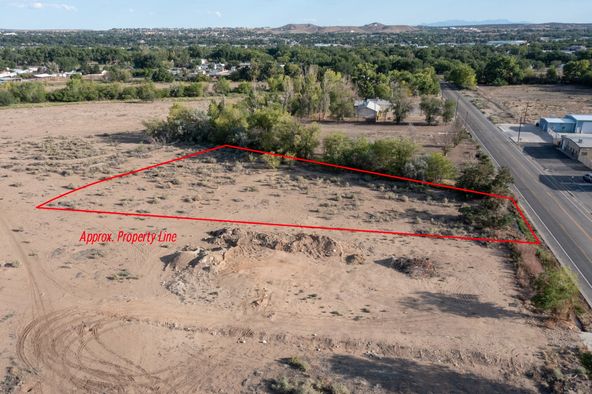 NYA S. Dustin Road: NYA S. Dustin Road, Farmington, NM 87401